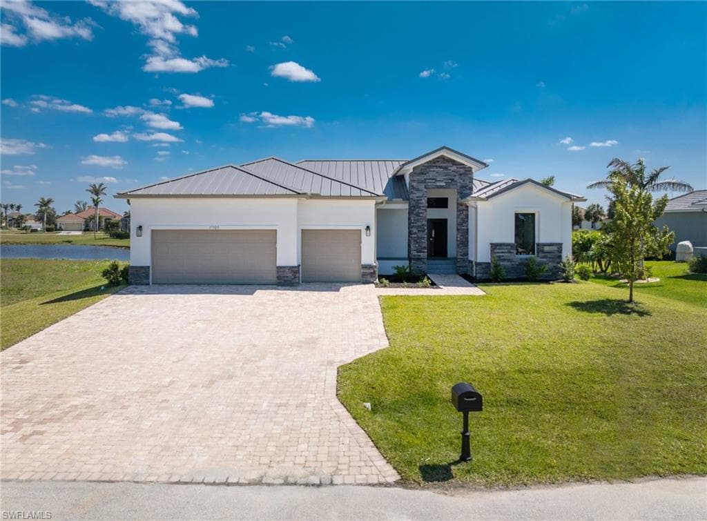 17320 COMINGO LN PUNTA GORDA, FL 33955
