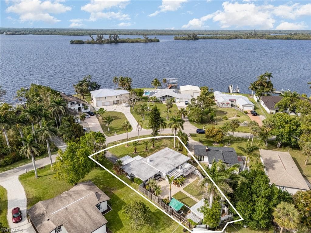 4464 E Riverside DR FORT MYERS, FL 33905
