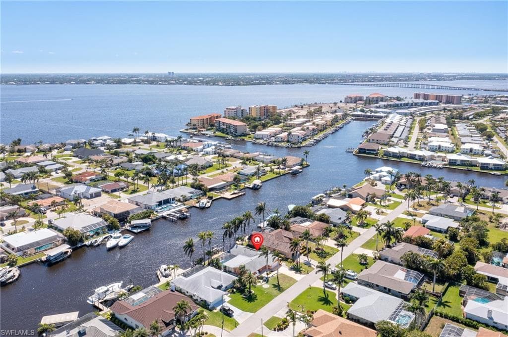 3913 SE 19th AVE CAPE CORAL, FL 33904
