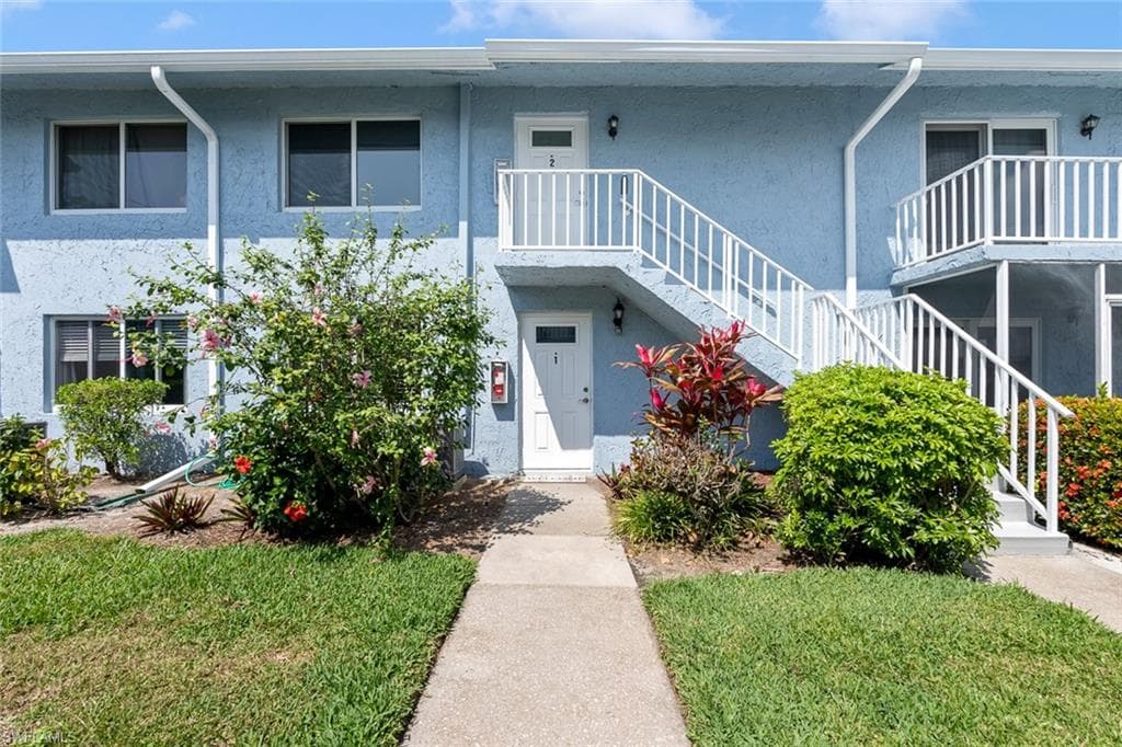 240 Palm DR 48-1 NAPLES, FL 34112