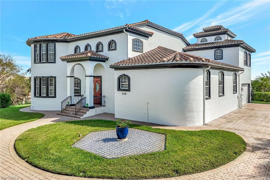 749 Inlet DR MARCO ISLAND, FL 34145