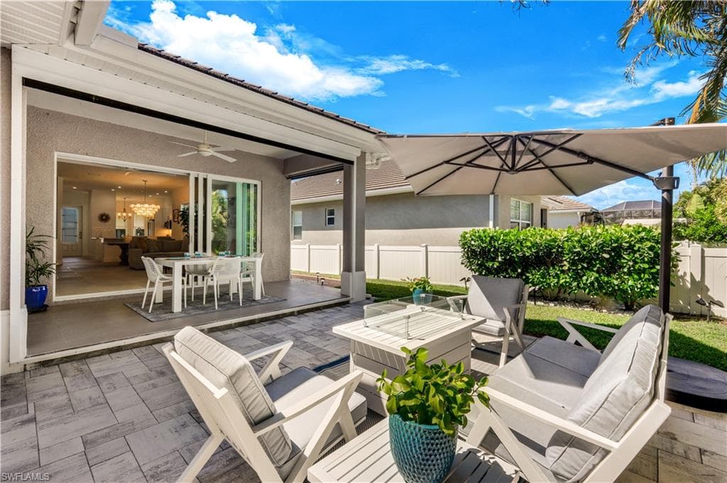 2669 Linda DR NAPLES, FL 34112