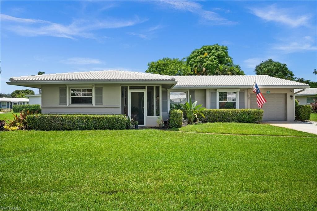 62 Lanai CIR 62 NAPLES, FL 34112