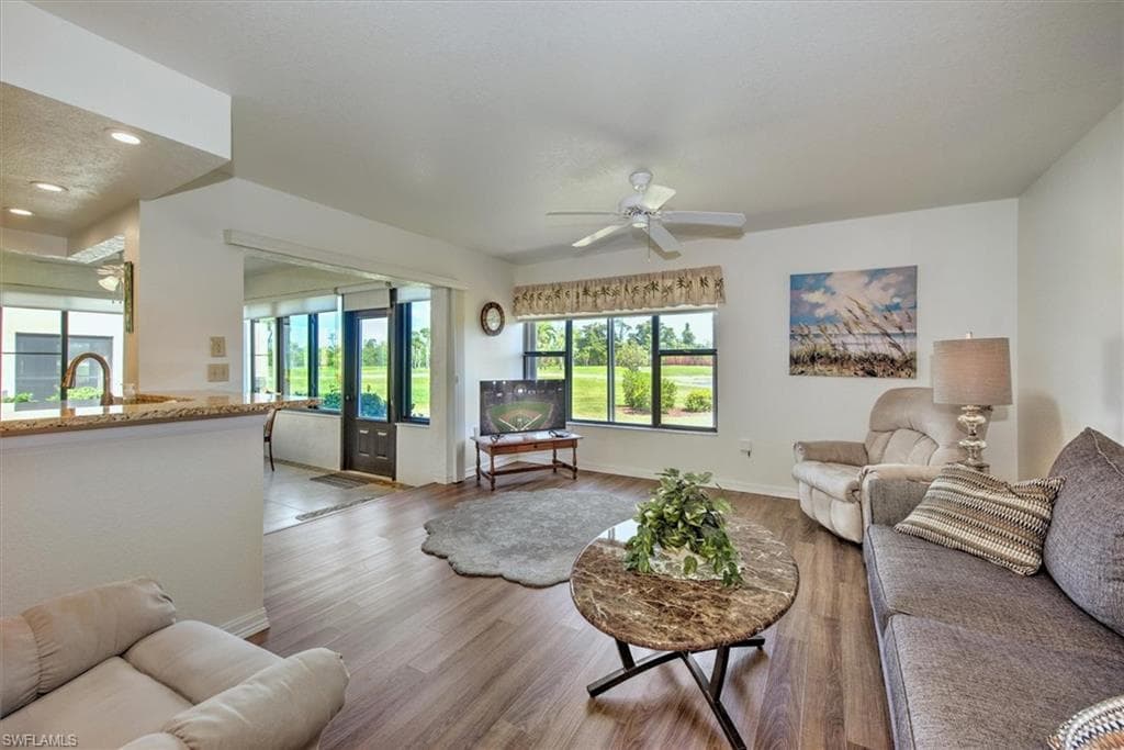 5925 Trailwinds DR 911 FORT MYERS, FL 33907