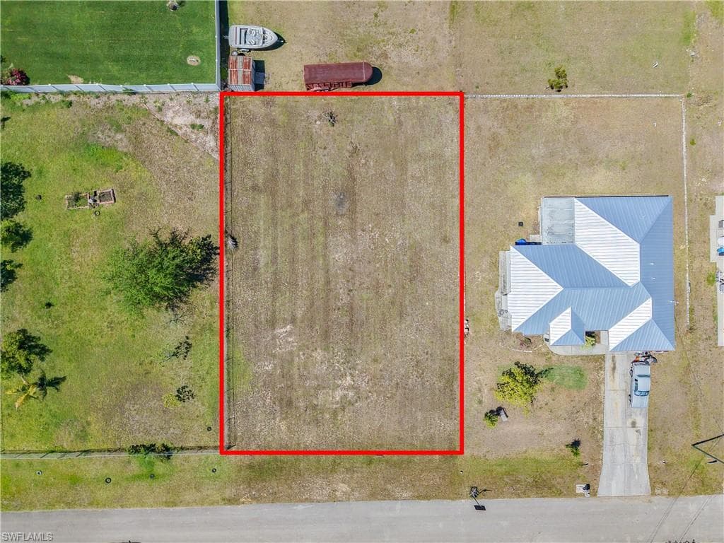 909 Adeline AVE LEHIGH ACRES, FL 33971