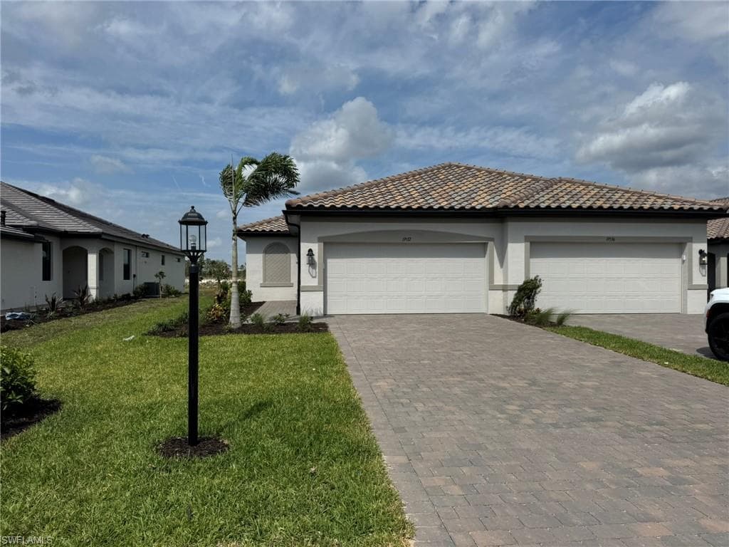 19532 Hinkley DR ESTERO, FL 33928