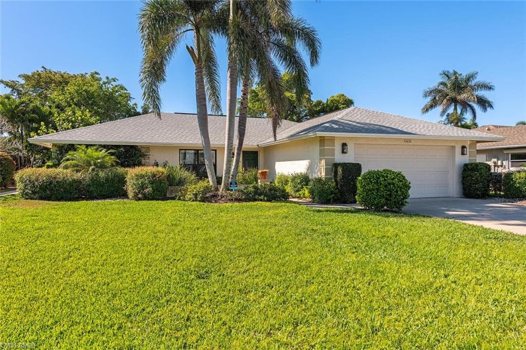4616 CHIPPENDALE DR NAPLES, FL 34112