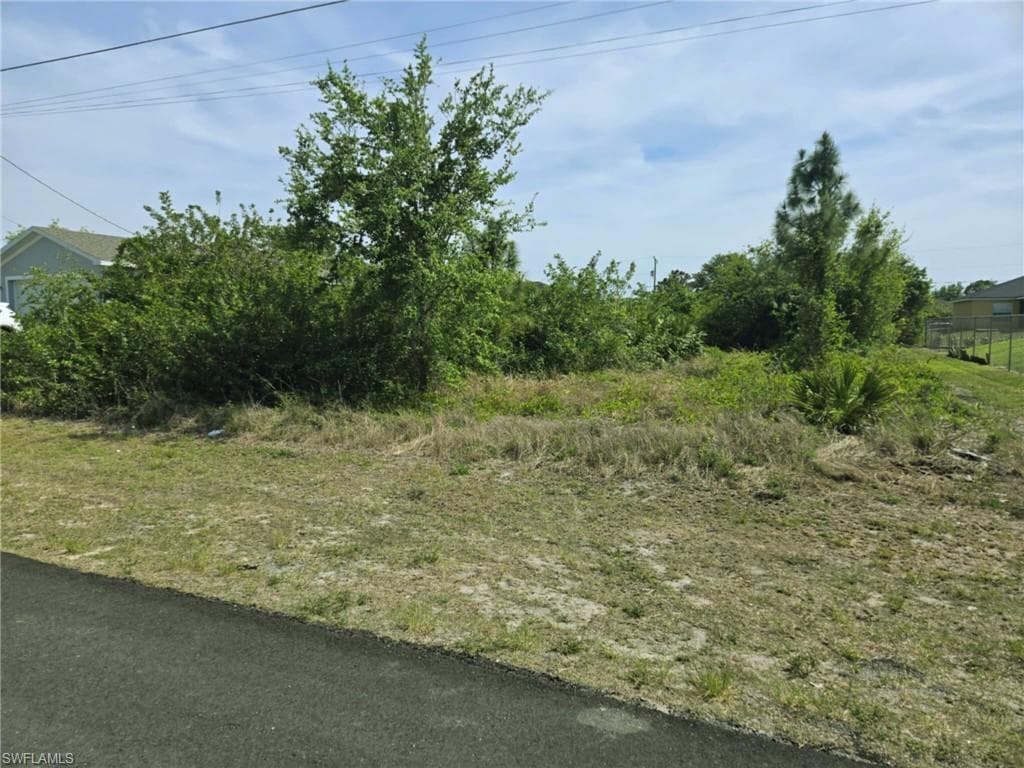 2611 2nd ST SW LEHIGH ACRES, FL 33976