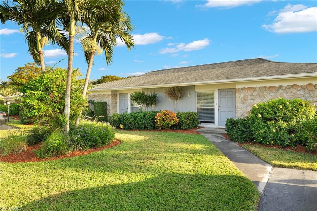 654 Palm View DR 3 NAPLES, FL 34110