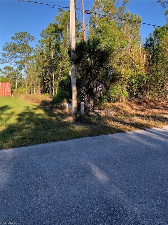 915 Columbus AVE LEHIGH ACRES, FL 33972