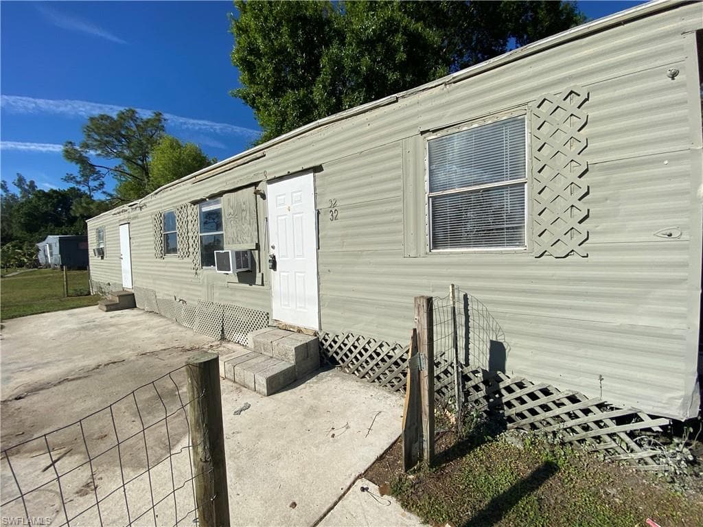 8086 Heck DR 32 NORTH FORT MYERS, FL 33917