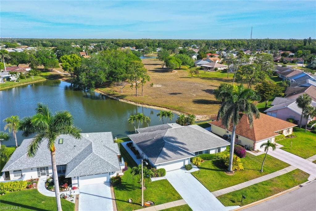 233 Marseille DR NAPLES, FL 34112