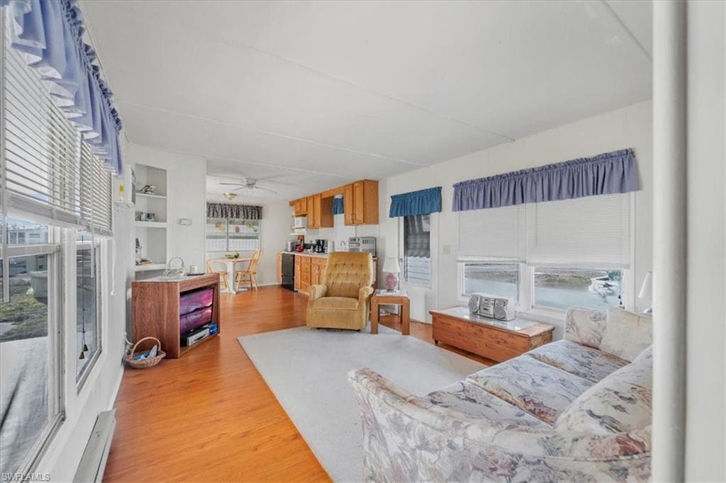 329 Lantern LN NORTH FORT MYERS, FL 33917