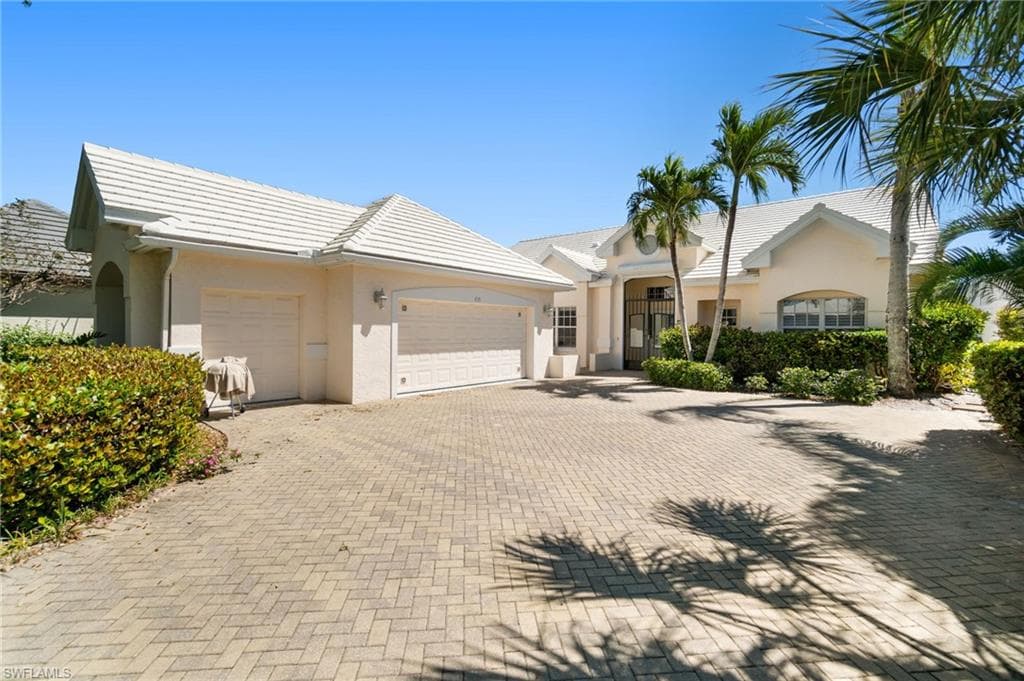 835 Ashburton DR NAPLES, FL 34110