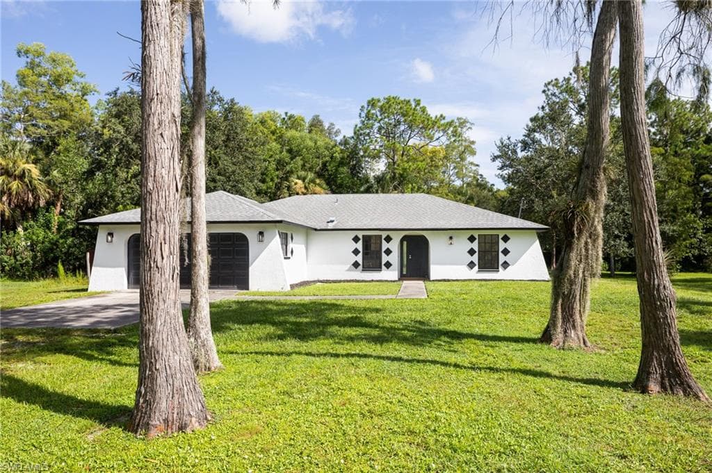5671 Green BLVD NAPLES, FL 34116