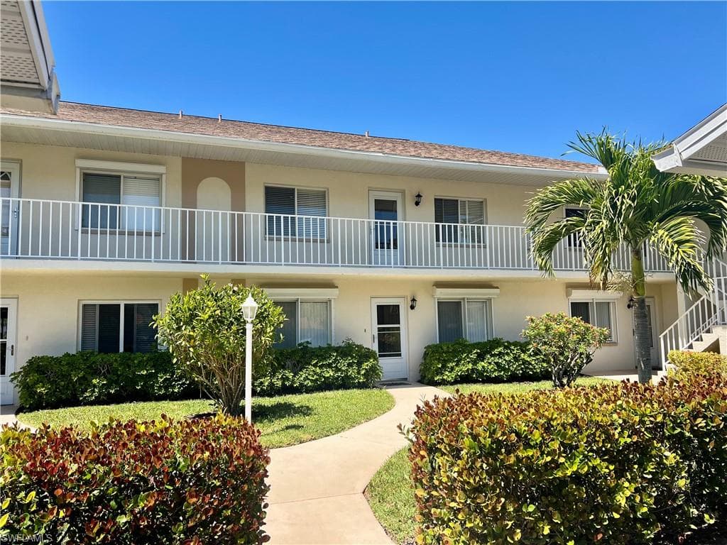 185 Gabriel CIR 4 NAPLES, FL 34104