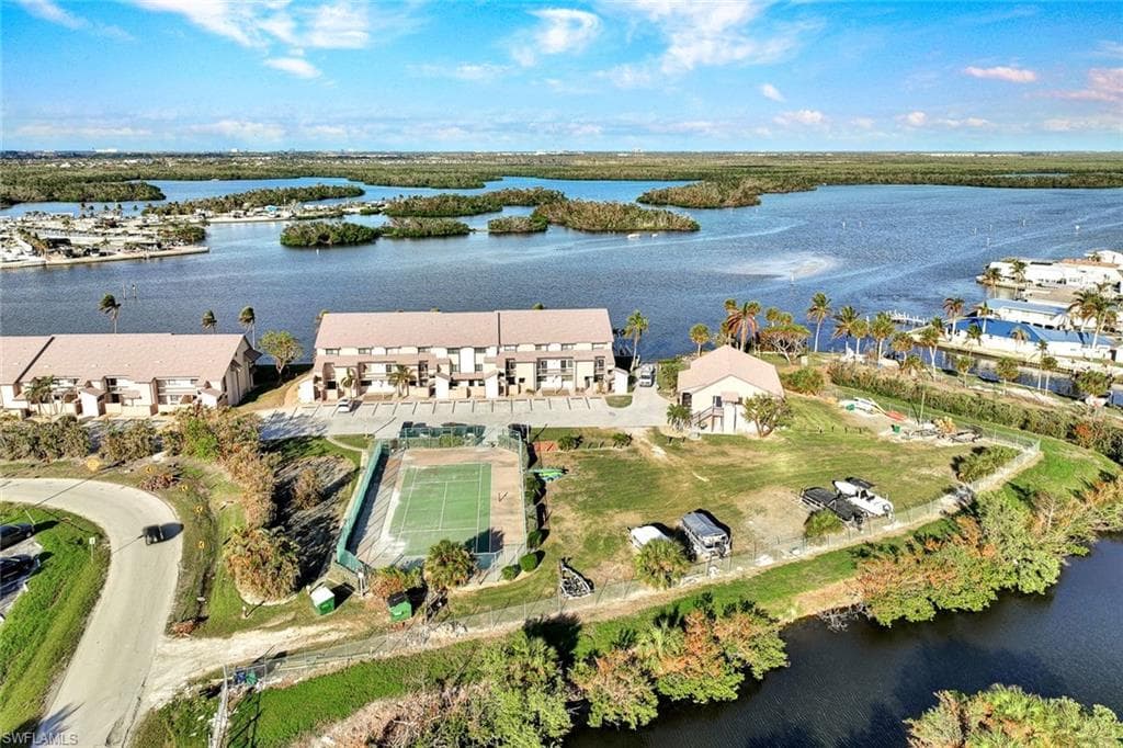 894 Buttonwood DR 215 FORT MYERS BEACH, FL 33931