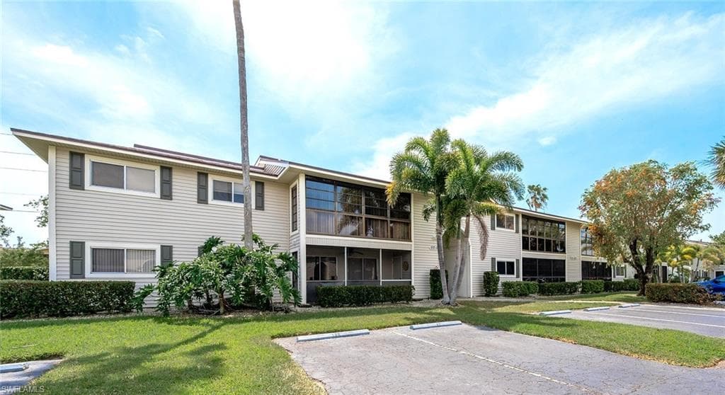 8101 S Woods CIR 1 FORT MYERS, FL 33919