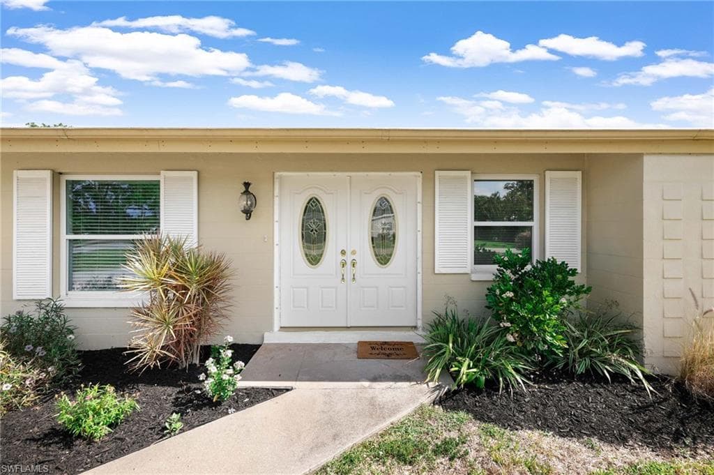 39 8th ST BONITA SPRINGS, FL 34134