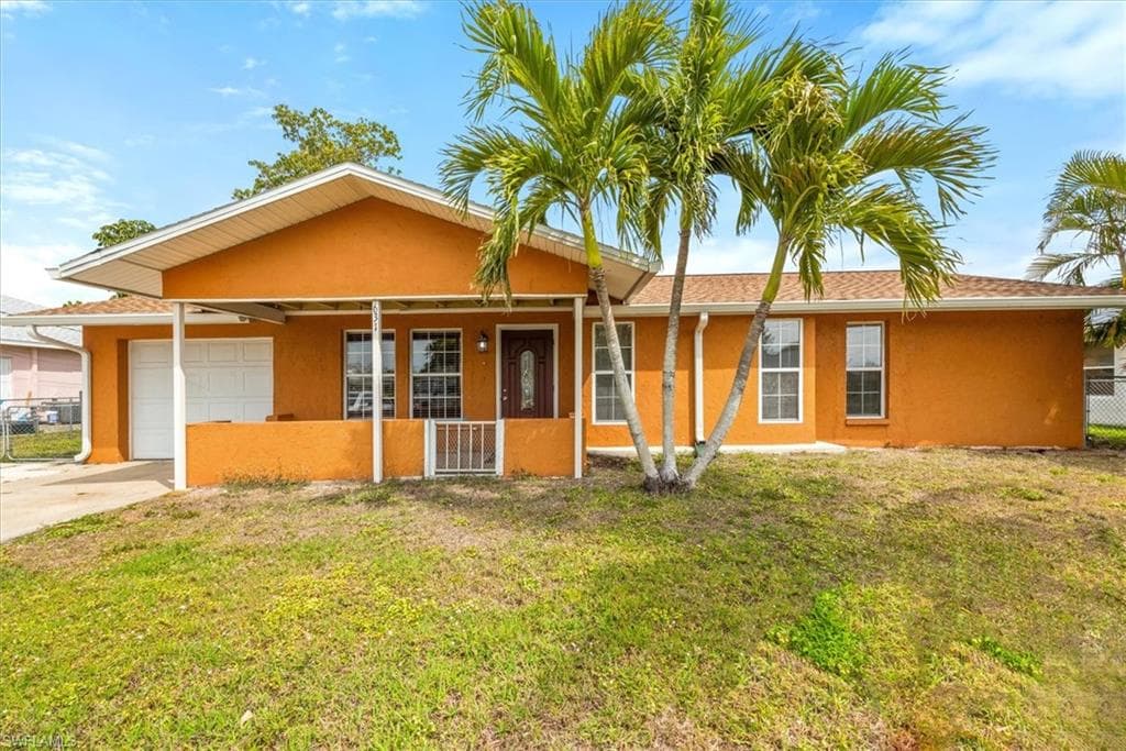 631 SE 34th TER CAPE CORAL, FL 33904