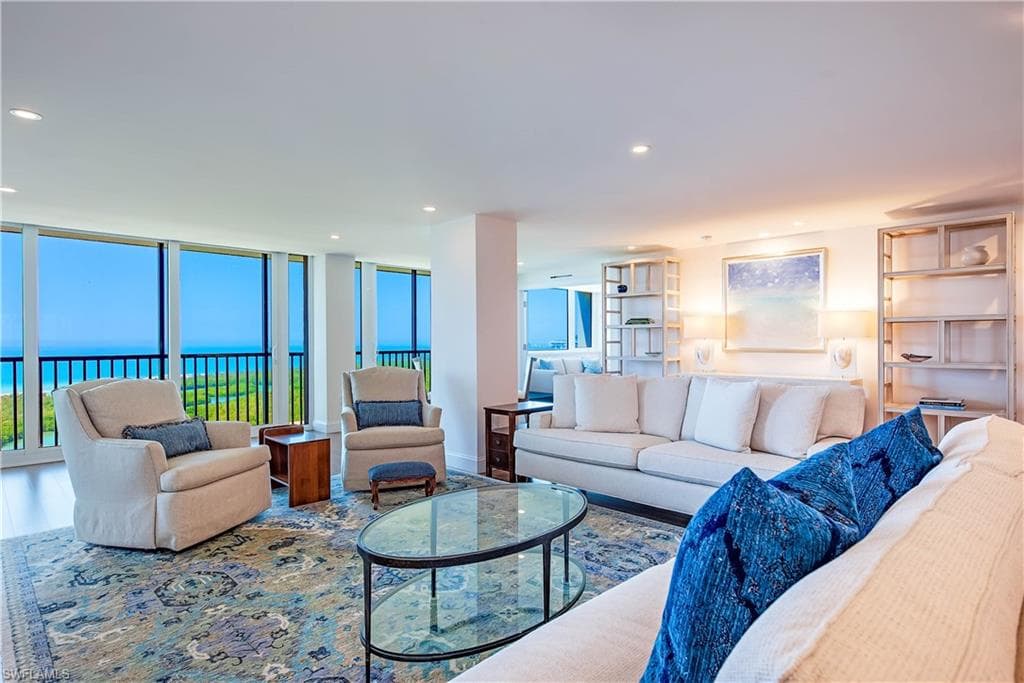 5601 Turtle Bay DR 2102 NAPLES, FL 34108
