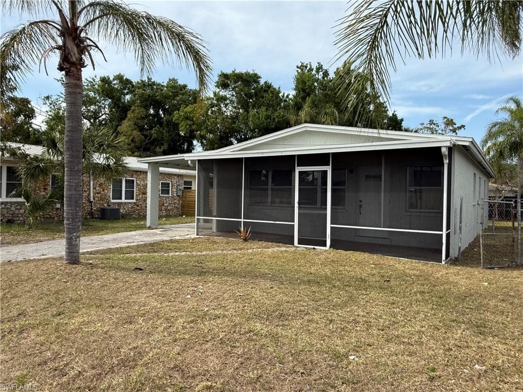 2809 Thomas ST FORT MYERS, FL 33916