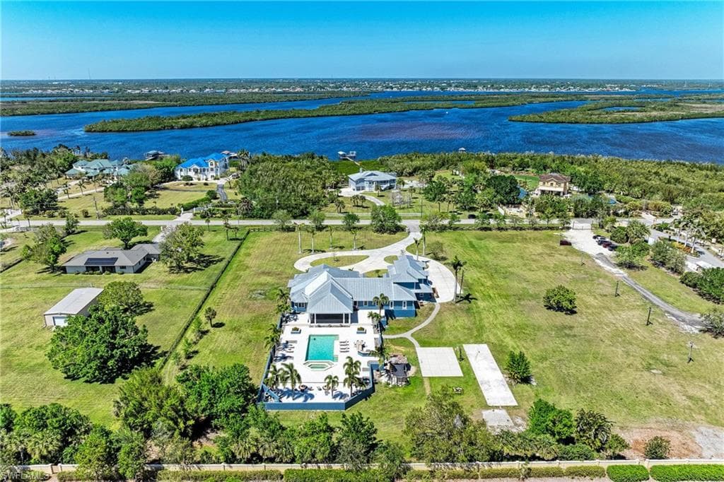 5755 Riverside DR PUNTA GORDA, FL 33982
