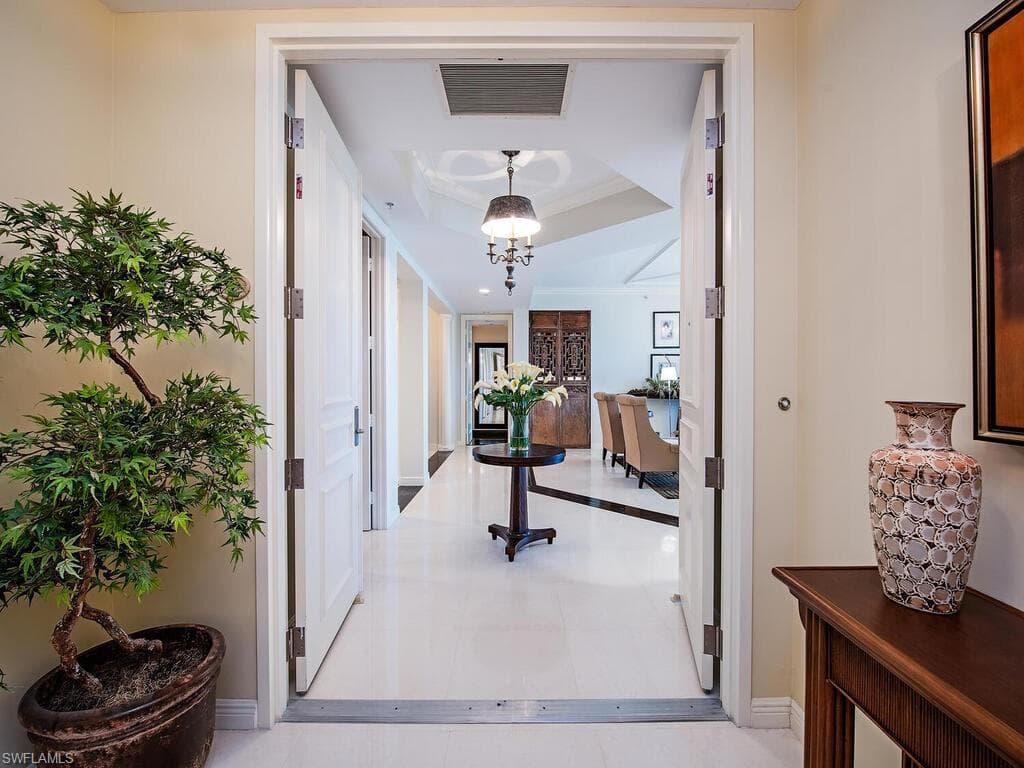 5051 Pelican Colony BLVD 303 BONITA SPRINGS, FL 34134