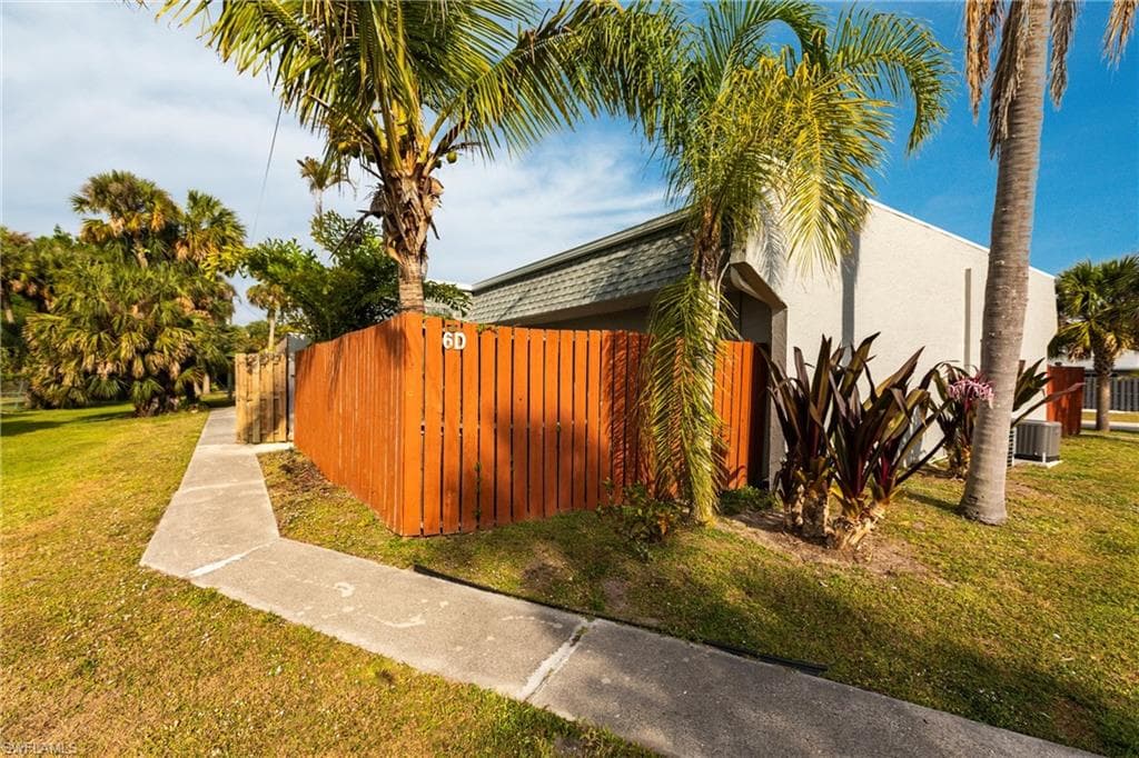 1165 Palm AVE 6D NORTH FORT MYERS, FL 33903