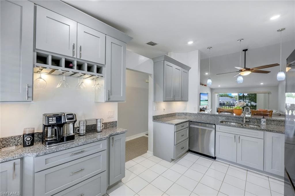 810 New Waterford DR B203 NAPLES, FL 34104