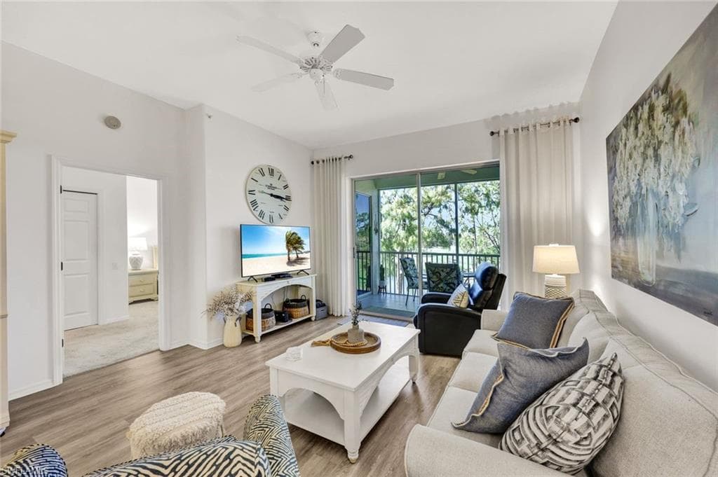 8239 Parkstone PL 4-305 NAPLES, FL 34120