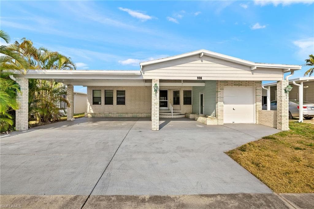 106 Oceans BLVD 106 NAPLES, FL 34104