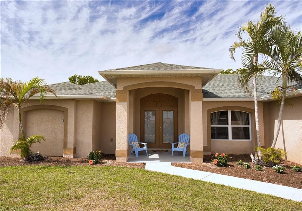 135 SW 29th ST CAPE CORAL, FL 33914