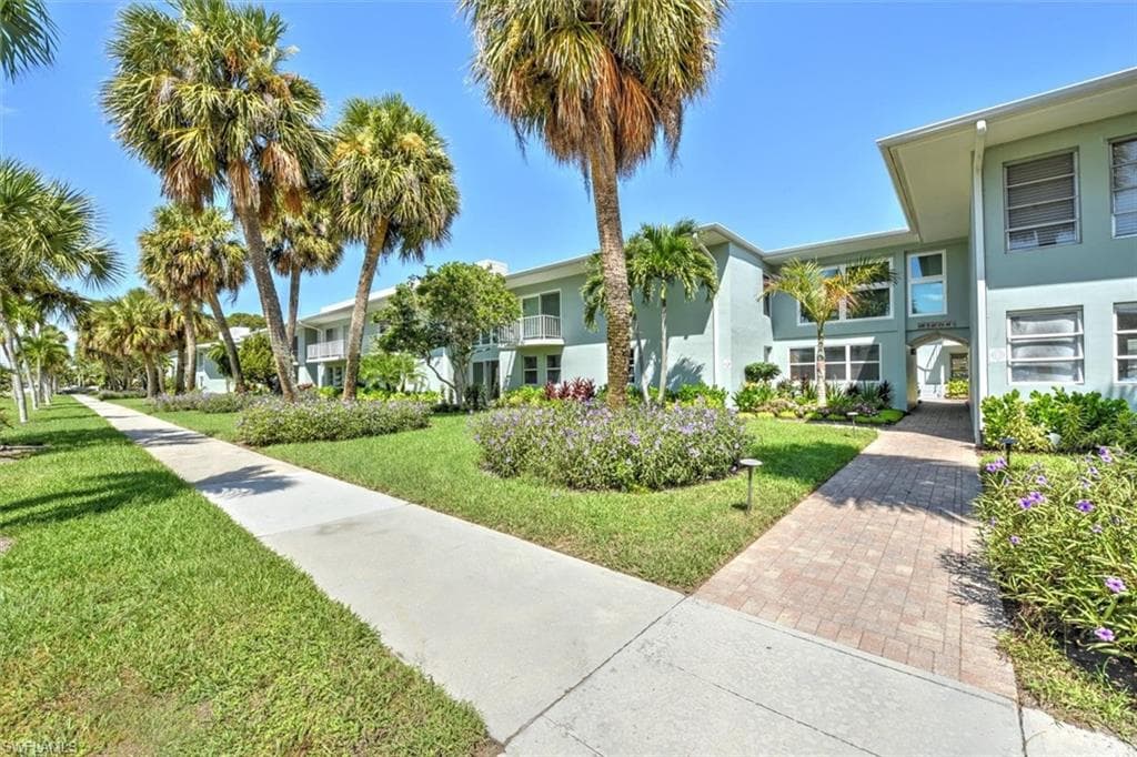 677 12th AVE S 677 NAPLES, FL 34102