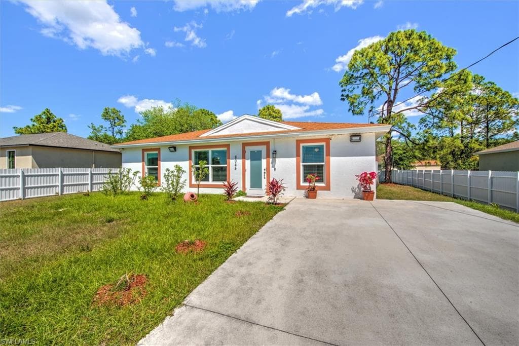 8044 Memory CIR LABELLE, FL 33935