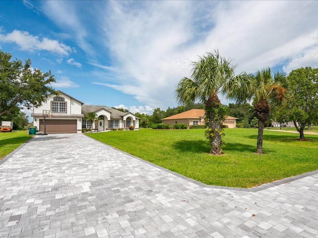 4835 10th ST NE NAPLES, FL 34120