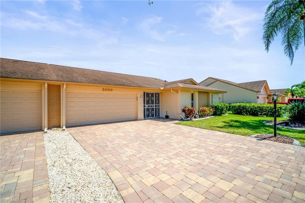 5666 Arvine CIR FORT MYERS, FL 33919