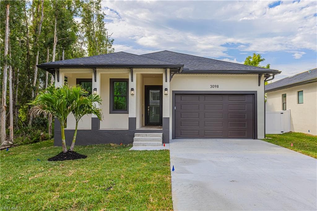 3074 Pine Tree DR NAPLES, FL 34112