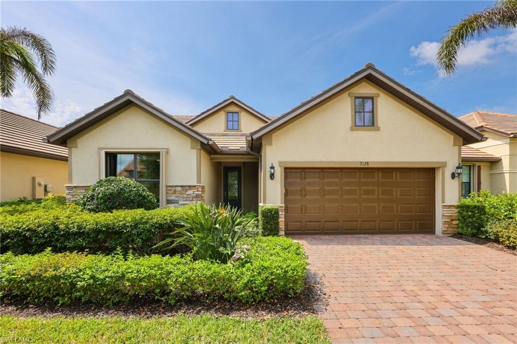 7128 Lily WAY NAPLES, FL 34114