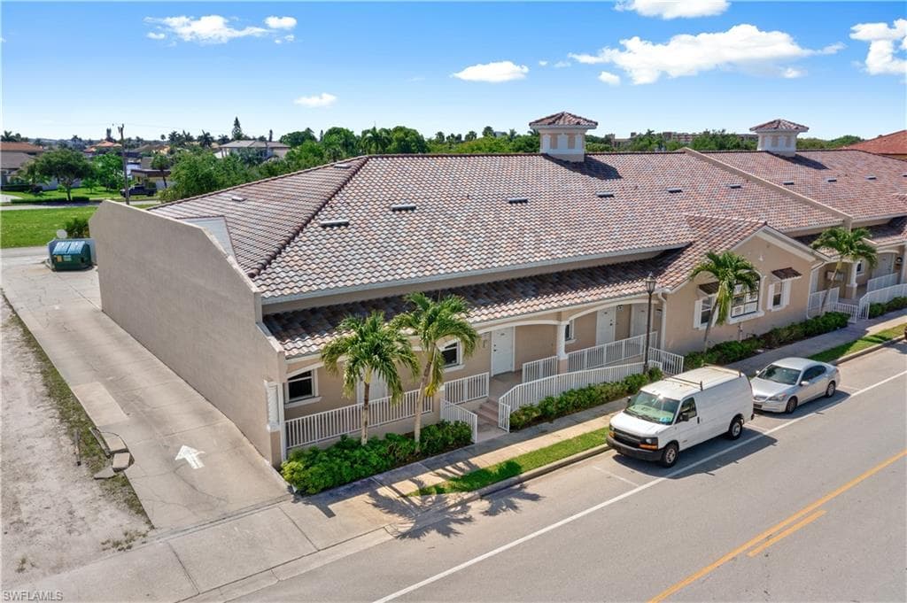 4519 SE 16th PL 111 CAPE CORAL, FL 33904