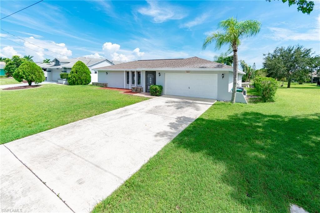 908 SE 33rd ST CAPE CORAL, FL 33904