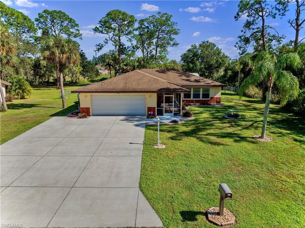 612 James AVE LEHIGH ACRES, FL 33936