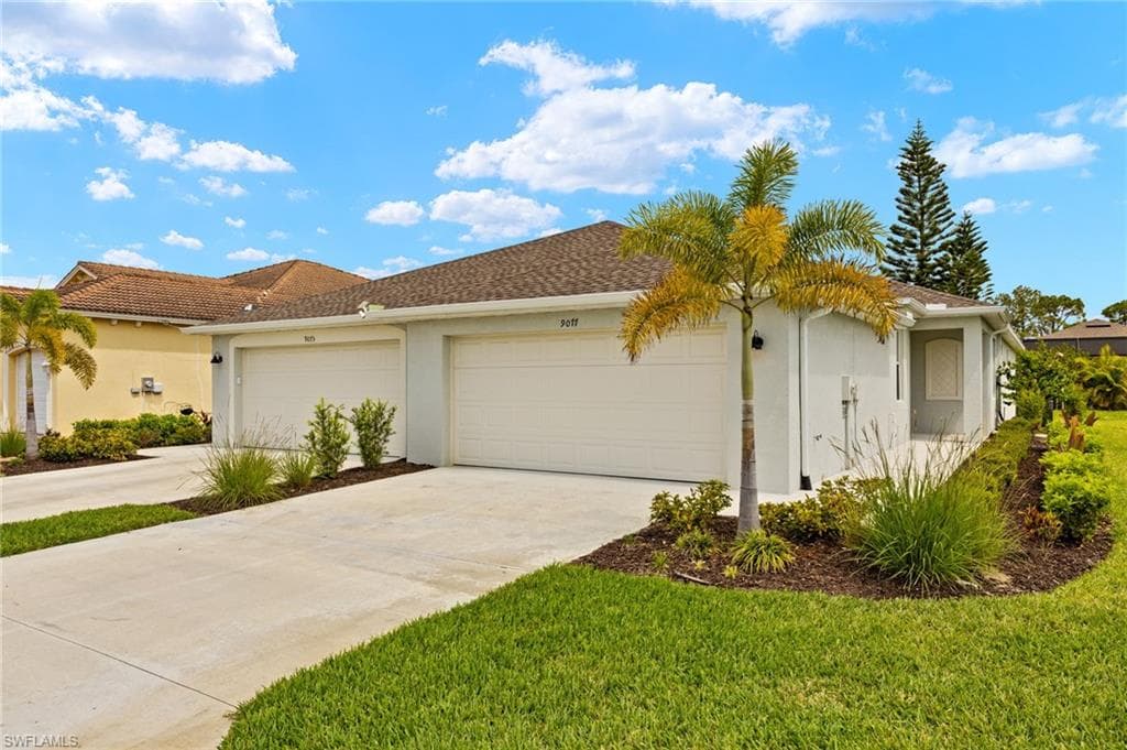 9077 Leatherwood LOOP LEHIGH ACRES, FL 33936