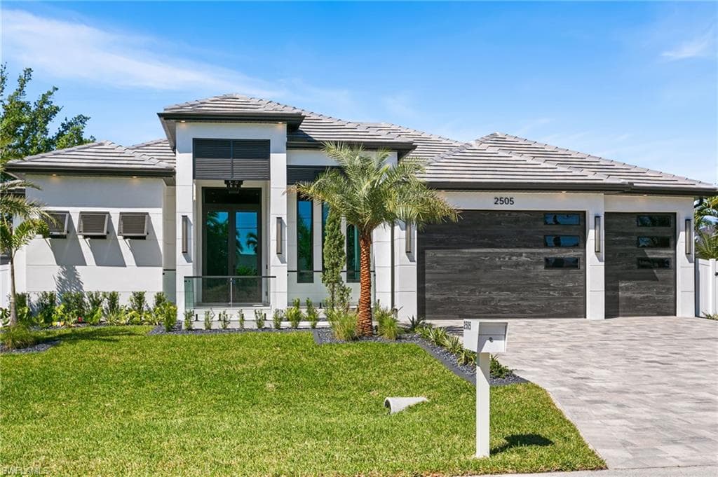 2505 SW 52nd TER CAPE CORAL, FL 33914