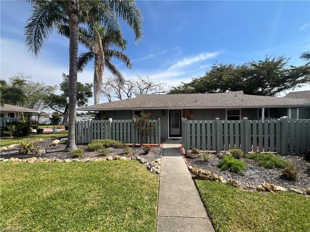 4305 Island CIR 4 FORT MYERS, FL 33919
