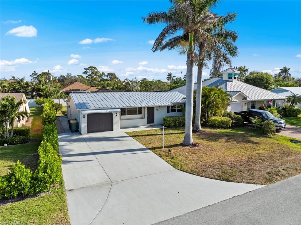 83 8th ST BONITA SPRINGS, FL 34134