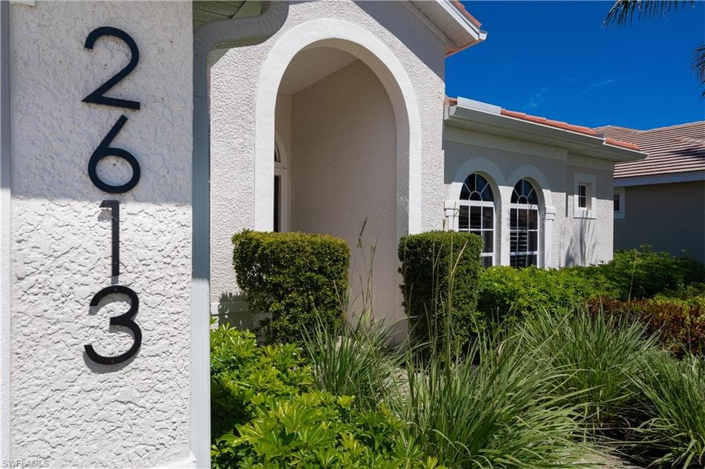 2613 Stonyhill CT CAPE CORAL, FL 33991