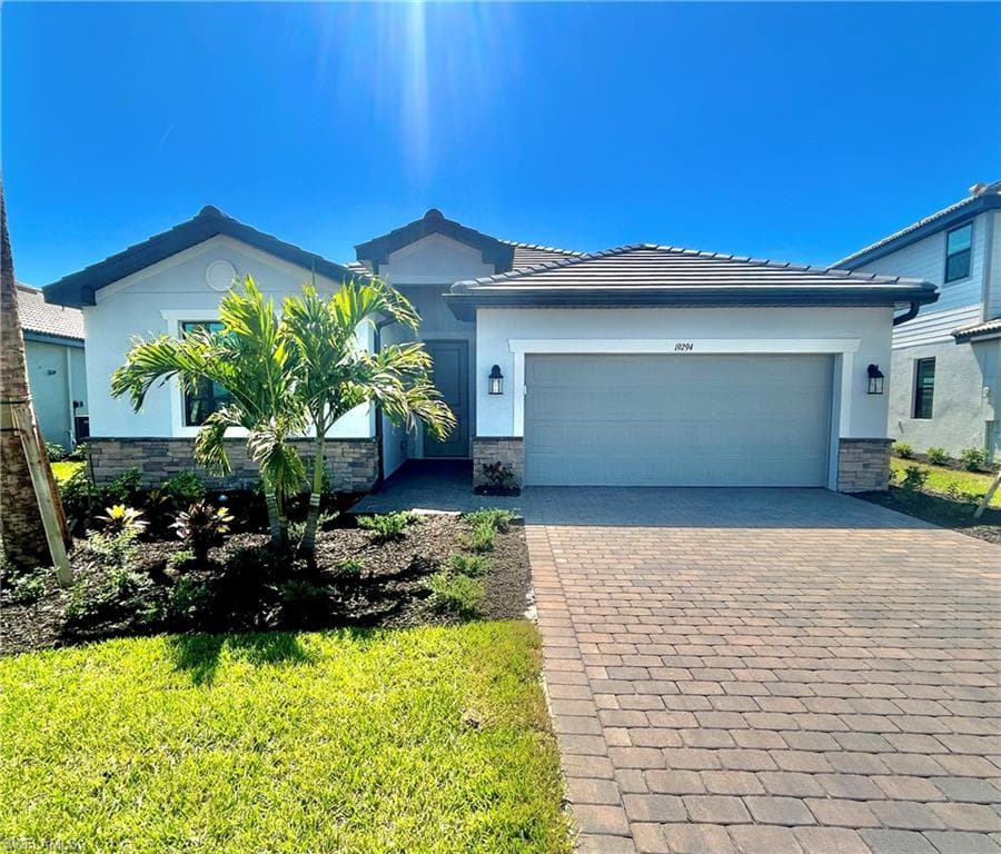 19294 Hinkley DR ESTERO, FL 33928