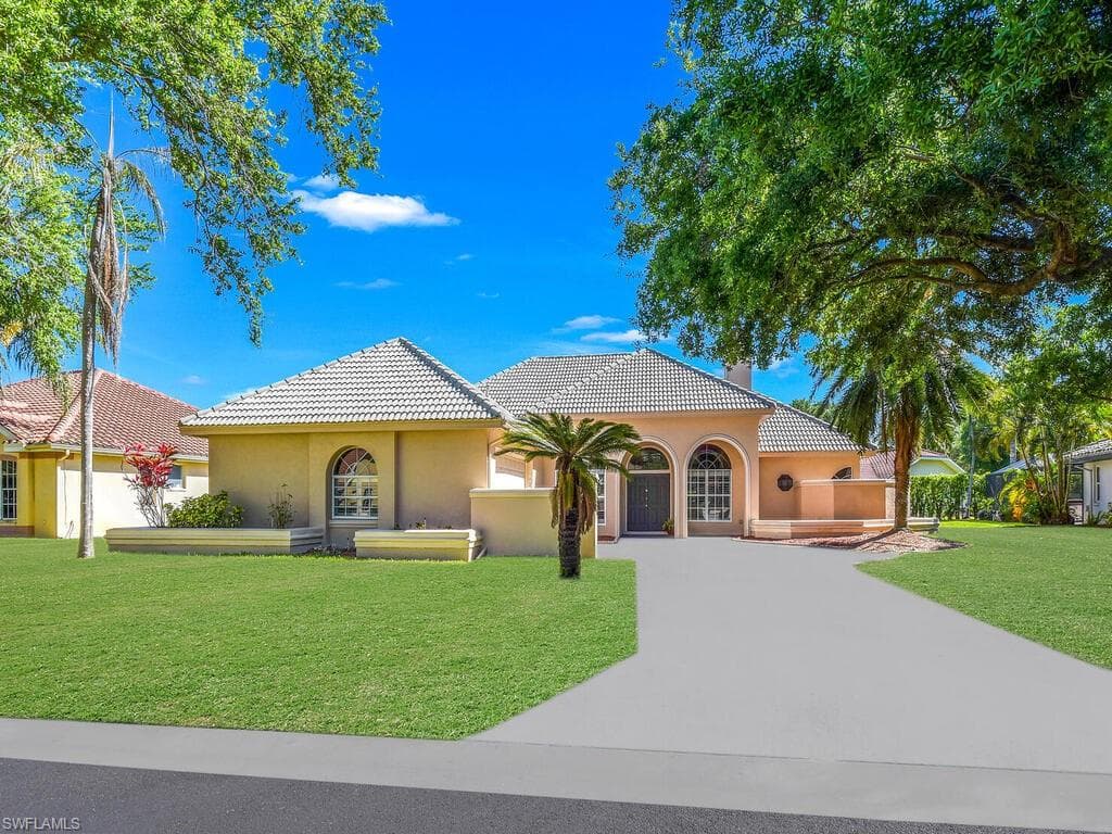 11801 Pinewood Lakes DR FORT MYERS, FL 33913