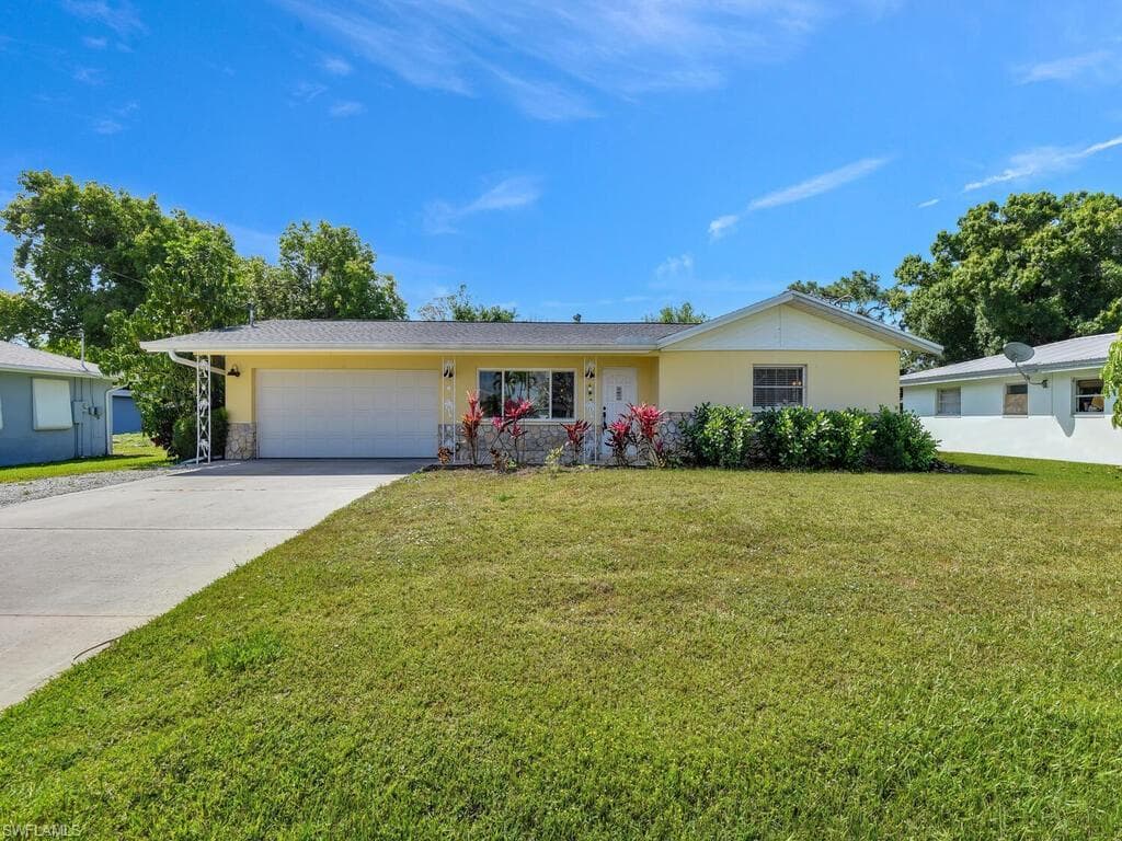 481 Grenier DR NORTH FORT MYERS, FL 33903